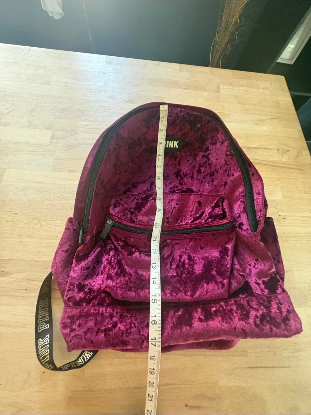 VS pink backpack - Picture 5 of 11